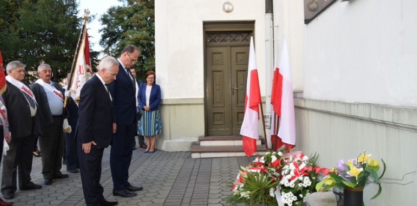 Radomsko: Upamiętnili rocznicę podpisania Porozumień...