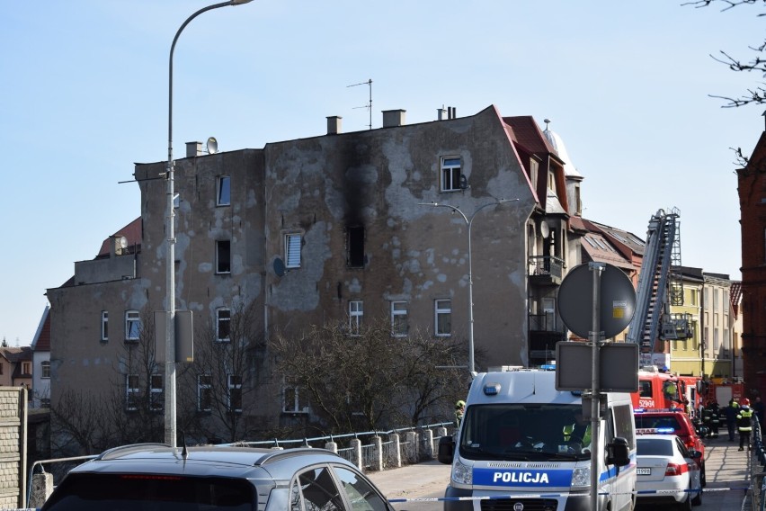 Rodzeństwo zginęło w pożarze kamienicy przy ul. Chojnickiej w Starogardzie Gdańskim ZDJĘCIA