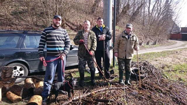 Sprzątanie rzeki Głomii przez PZW Krajna