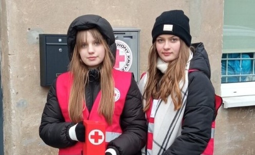 Świąteczna kwesta PCK w Radomsku. Ile pieniędzy zebrali wolontariusze?
