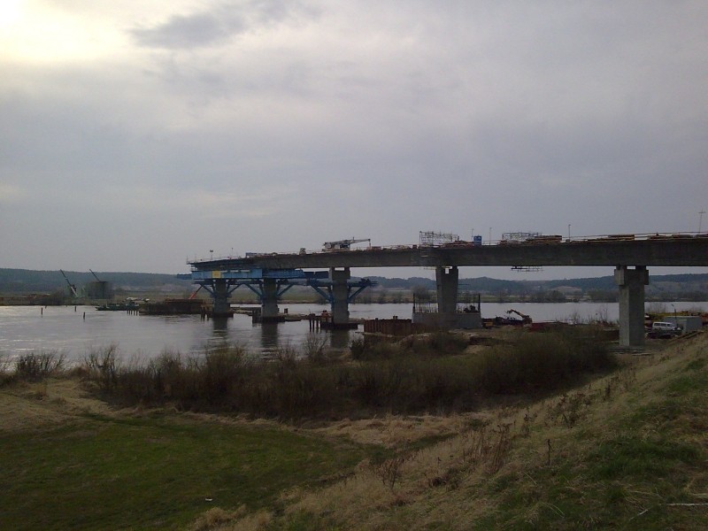 Most w Kwidzynie: Zobacz postępy w pracy na budowie mostu przez Wisłę [ZDJĘCIA/FILM]