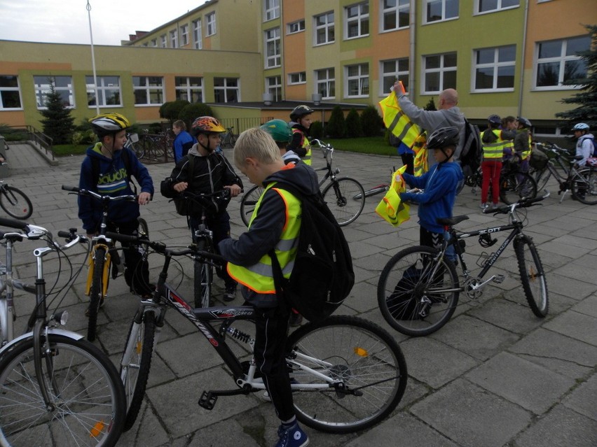 Wycieczka rowerowa klasy V A SP w Człuchowie - zdjęcia