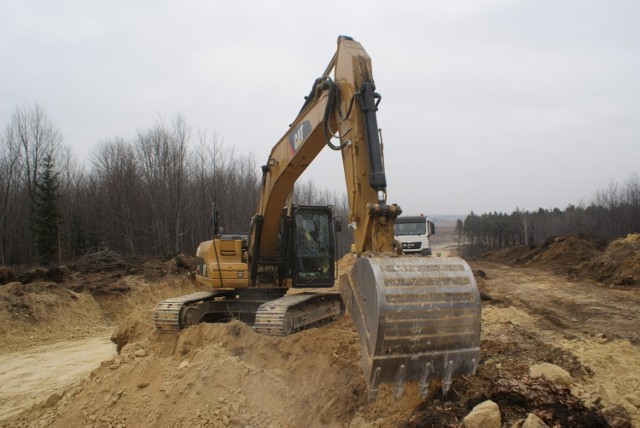 Budowa drogi dojazdowej do terenów inwestycyjnych w Tucznawie ma się zakończyć w tym roku