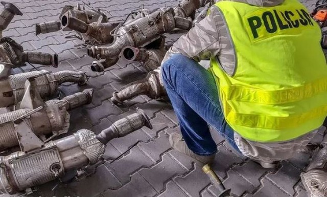 Do kradzieży dochodziło na parkingach w Tarnowie, sprawcy wycinali katalizatory z pojazdów