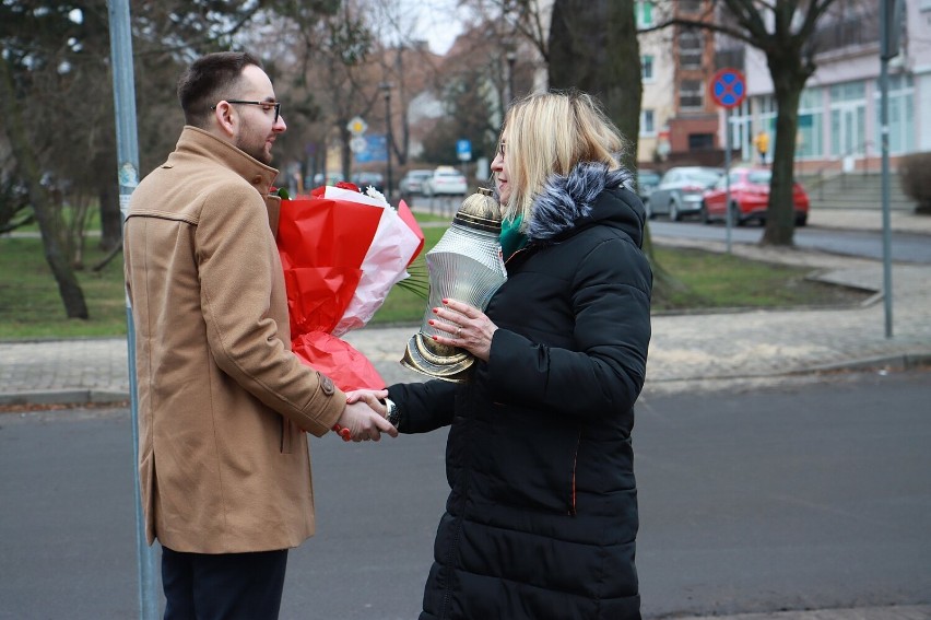 We wtorek, 14 lutego 2023 roku pod pomnikiem Armii Krajowej...