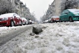 Odśnieżanie w Radomsku. Urzędnicy proszą o nieparkowanie na poboczach