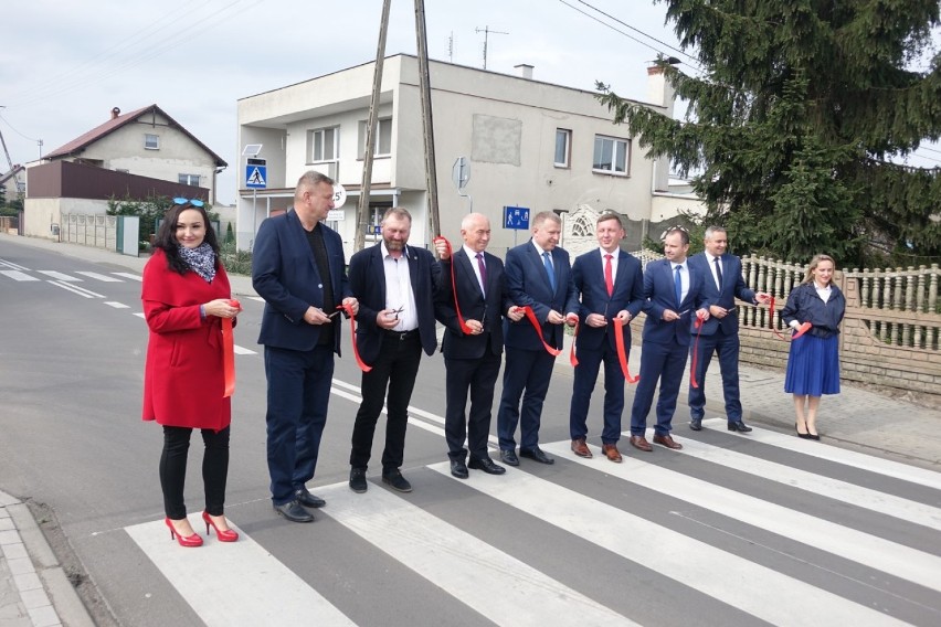 Lipno. Oficjalnie otwarto drogę powiatową w Lipnie. Na otwarciu pojawił się wicewojewoda wielkopolski [ZDJĘCIA] 