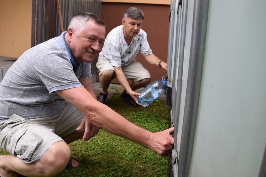 Antoni Góral i Eugeniusz Kukulski przy podstawionych przez...