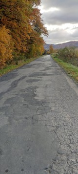 Powiat bocheński wyremontuje 4,5 km mocno zniszczonych dróg Ostrów Królewski-Ostrów Szlachecki, Nieprześnia-Sobolów i Ujazd-Kamionna