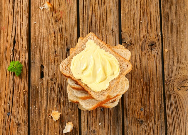 Margarynę coraz trudniej odróżnić od masła, zwłaszcza w przypadku jego zamienników wysokiej jakości.
