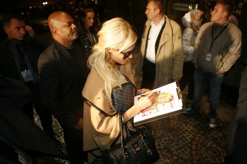 Paris Hilton w Polsce [ZDJĘCIA]. Celebrytka już jest w Katowicach