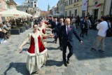 „Polonez dla Lublina” zatańczony na deptaku. Zobacz zdjęcia
