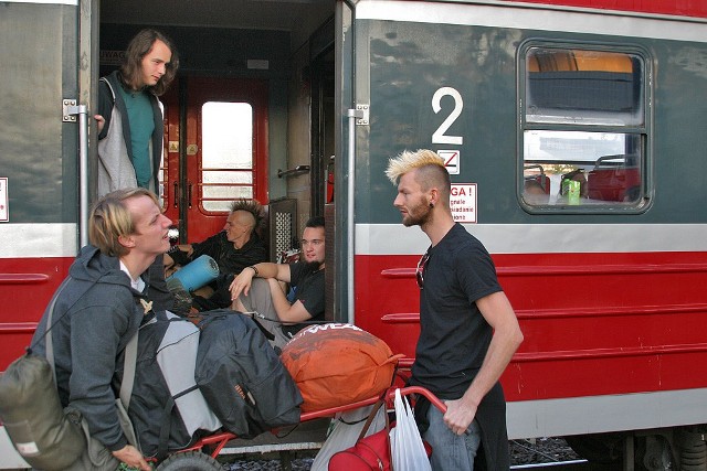 W środę rano z dworca Łódź Kaliska odjechał pierwszy łódzki pociąg na Przystanek Woodstock.