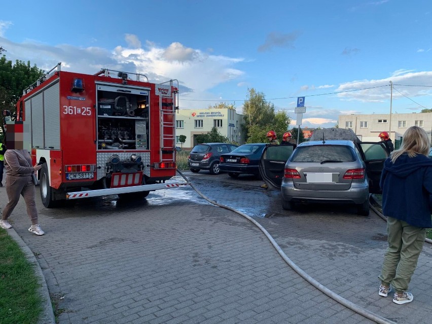 Pożar samochodów na Chłodnej we Włocławku