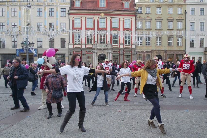 Wrocław: Tańczyli na Rynku z okazji Dnia Życzliwości