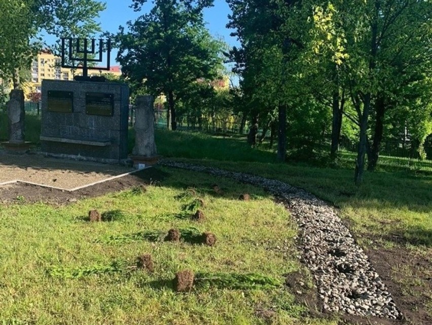 Akt wandalizmu na cmentarzu żydowskim w Dąbrowie Górniczej. Policja jest już na tropie sprawców