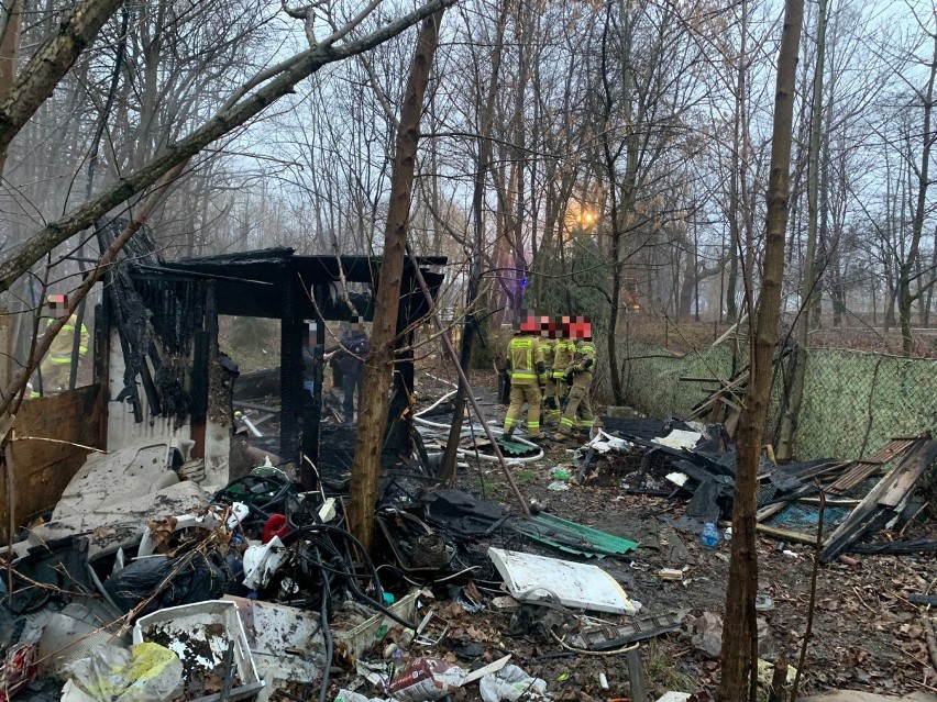 Tragiczny pożar w Bielsku-Białej. Spłonęła altana przy Leszczyńskiej. Znaleziono zwęglone zwłoki