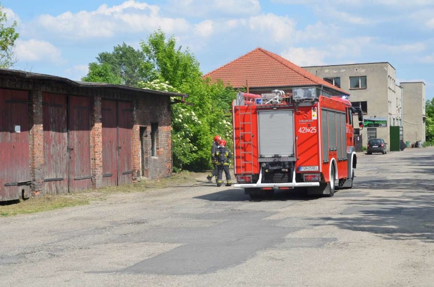 Pożar śmieci na terenie parowozowni przy ul. Składowej