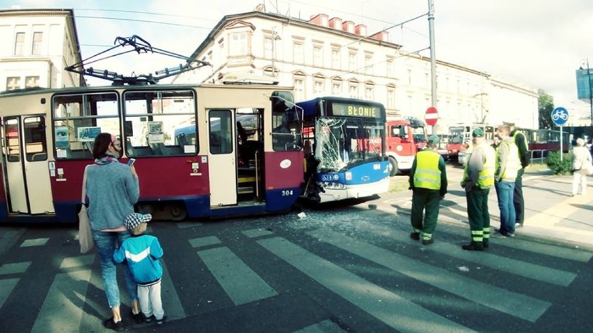 Dzisiaj około godziny 7 rano doszło do zderzenia tramwaju...