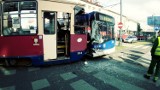 Wypadek w centrum Bydgoszczy. Zderzenie autobusu i tramwaju! [zdjęcia, wideo]