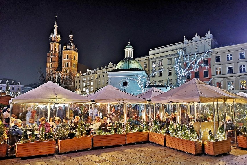 Kraków. Świąteczne iluminacje rozświetliły Kraków [ZDJĘCIA]
