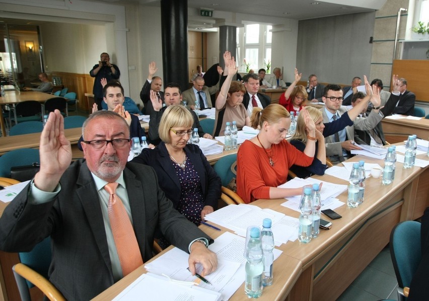 Sesja Rady Miasta Gdyni. Prezydent Wojciech Szczurek uzyskał absolutorium za 2012 roku [ZDJĘCIA]