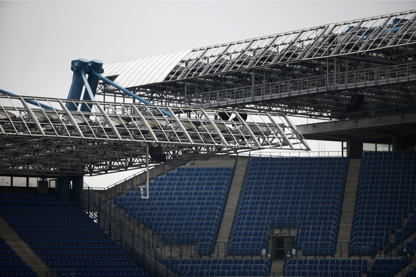 Kraków. Siódma rocznica zawalenia części dachu na stadionie Wisły. Do dziś nie naprawiono usterki [ZDJĘCIA]