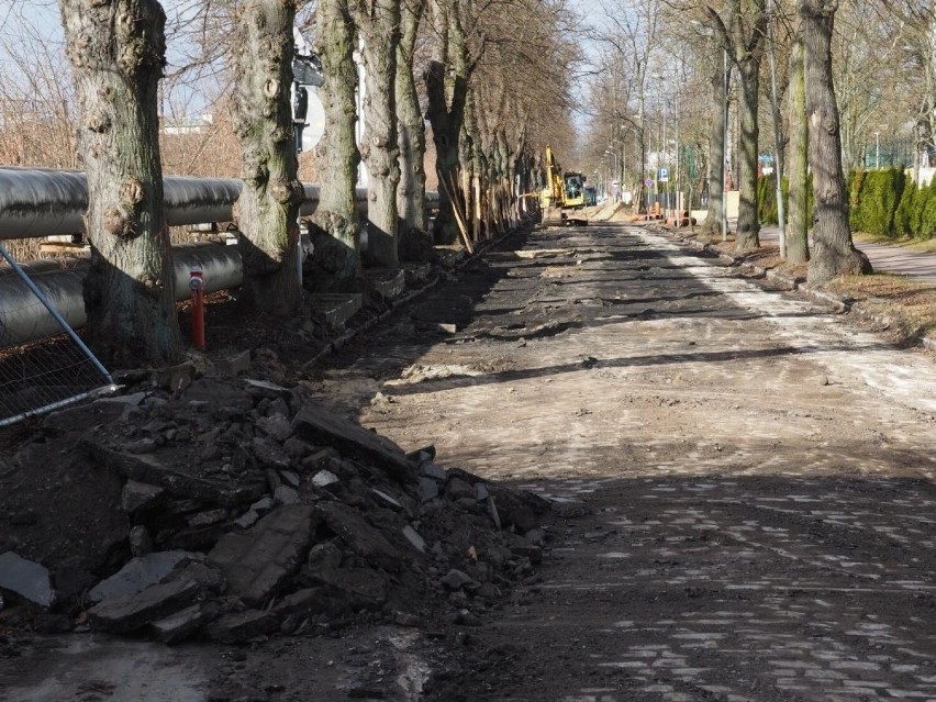 Przeciąga się remont ulicy Zdrojowej w Kołobrzegu. Będzie...
