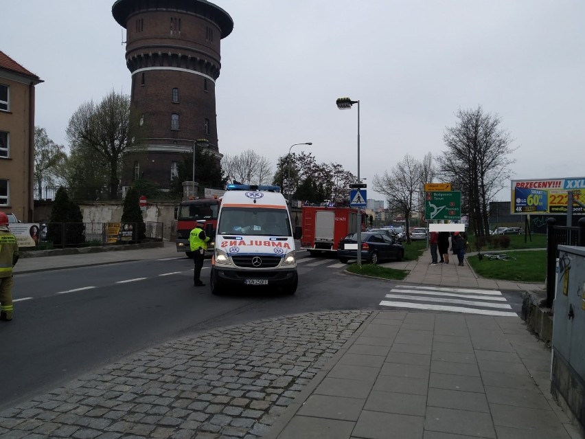 Gniezno. Wypadek na ulicy Żwirki i Wigury. Jedna osoba jest...