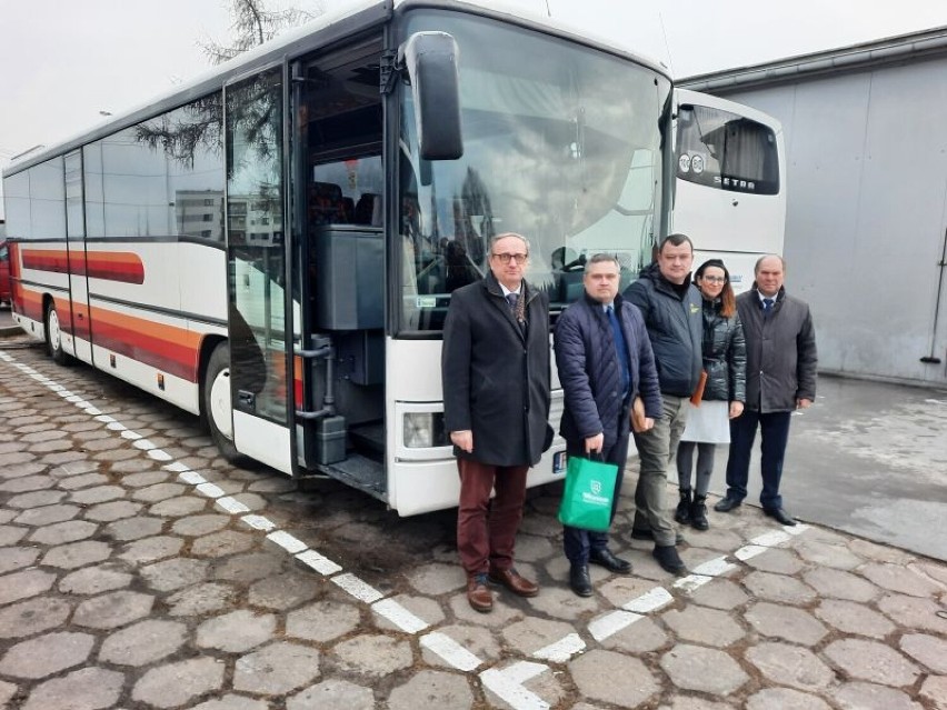 Powiat wągrowiecki kupił autobus dla Ukrainy 