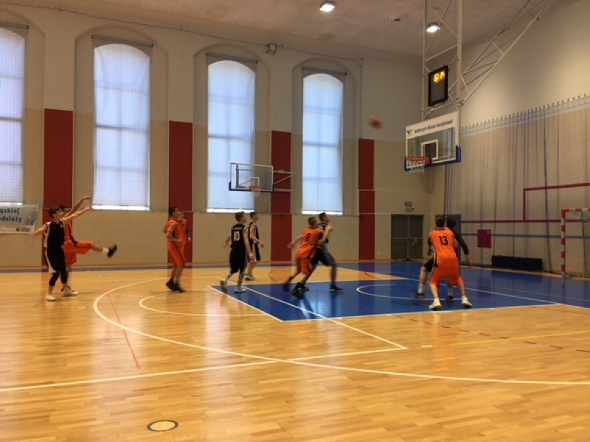 Drużyna z ZS nr 4 z Wałbrzycha zajęła drugie miejsce w finale Dolnośląskiej Licealiady w koszykówce chłopców
