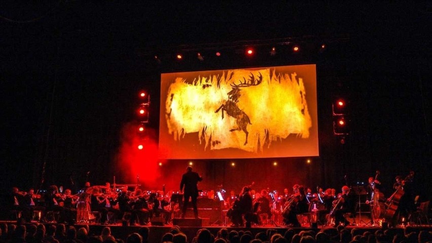 Game of the Thrones - koncert w amfiteatrze 

W Teatrze...