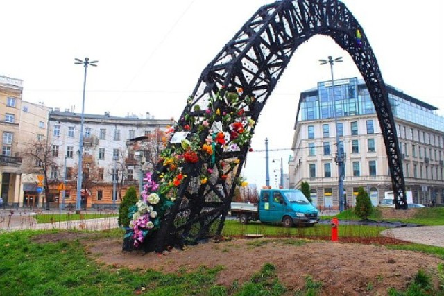 Nowa Tęcza stanie na pl. Zbawiciela 1 maja 2014