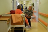 Region tarnowski: pacjenci ściśnięci jak śledzie