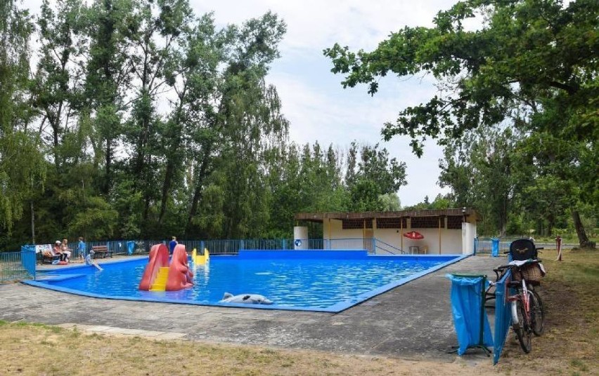 Gm. Szamotuły. Czy basen letni na Piaszczychach i kąpielisko w Pamiątkowie będą działać?