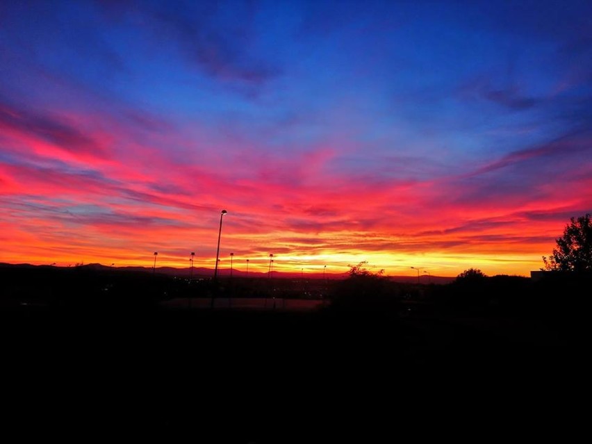Niebo zapłonęło nad Legnicą - piękny zachód słońca [ZDJĘCIA CZYTELNIKÓW]