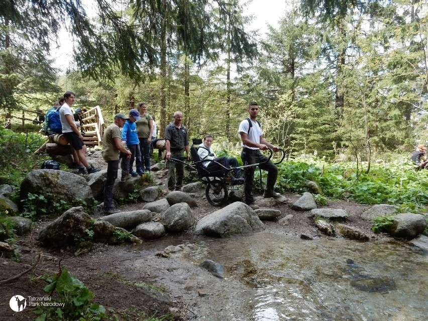 Wózek joelette był testowany w Tatrach w 2021 roku. Maria...
