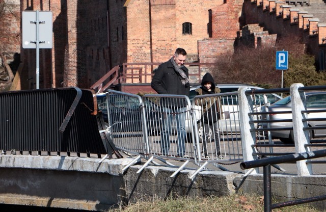 Chyba, nie chcemy, aby takie zdjęcia na pamiątkę z Grudziądza wywozili turyści?