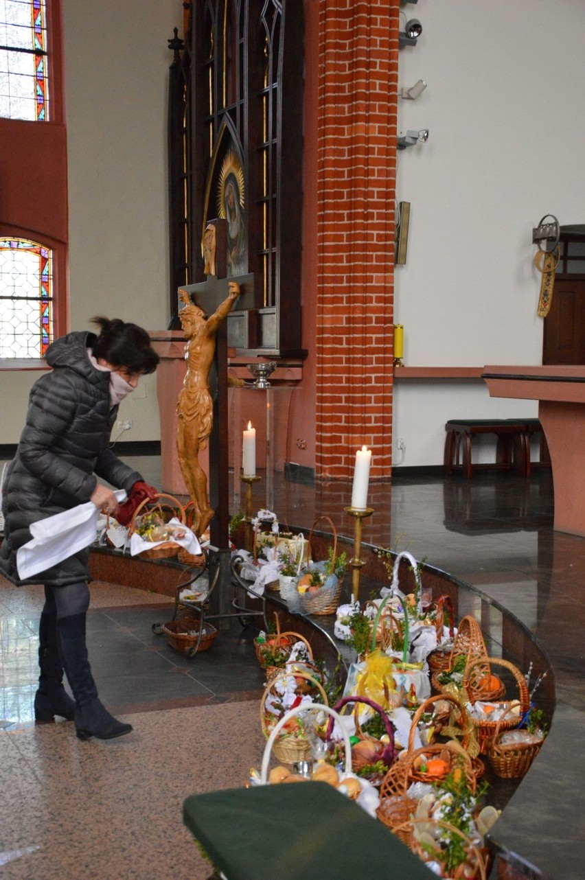 Święconka w kościele św. Kazimierza w Kartuzach