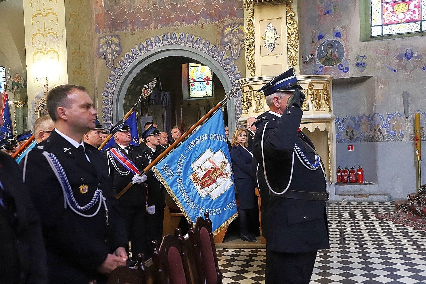 Strażackie święto wojewódzkie rozpoczęło się kwadrans po...