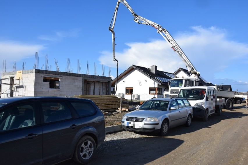 Wypadek na budowie w Sulnowie. Lądował śmigłowiec LPR. Zobacz zdjęcia 