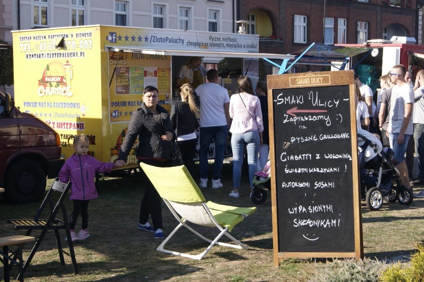 Festiwal Smaków Świata w Nowym Tomyślu. Na Placu Niepodległości stanęły najlepsze Food Trucki [ZDJĘCIA Z NIEDZIELI]