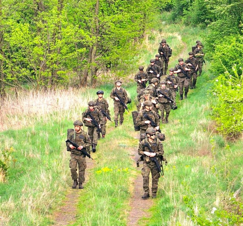 Żołnierze głogowskiego batalionu WOT szkolili się w terenie