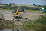 Świniary. Wojsko buduje most pontonowy na Wiśle [ZDJĘCIA]