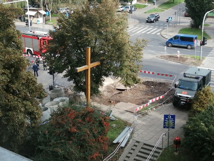 Niewybuch na ul. Jodłowej na os. Kaliny w Szczecinie