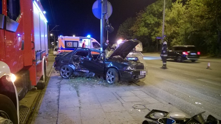 Wypadek na skrzyżowaniu al. Włókniarzy i Srebrzyńskiej