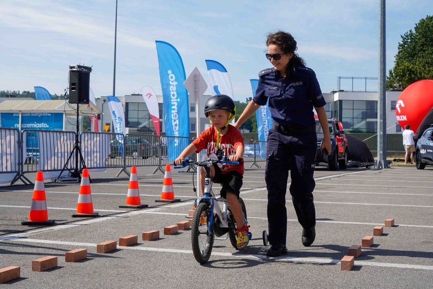 W zmaganiach rowerowych wzięło udział około 200 dzieci