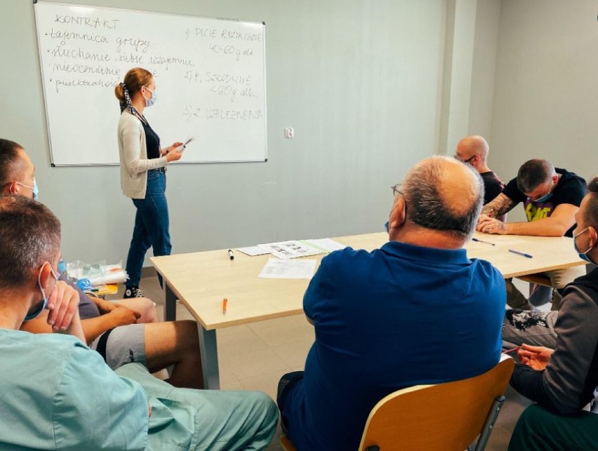 Osadzeni mają ćwiczenia z użyciem alkogogli. W stargardzkim więzieniu prowadzony jest program edukacyjny „Jestem kierowcą - jestem trzeźwy”