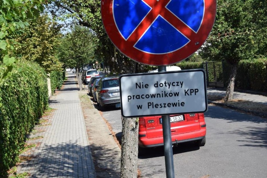 Zakaz zatrzymywania na ul. Kochanowskiego w Pleszewie zostanie zlikwidowany