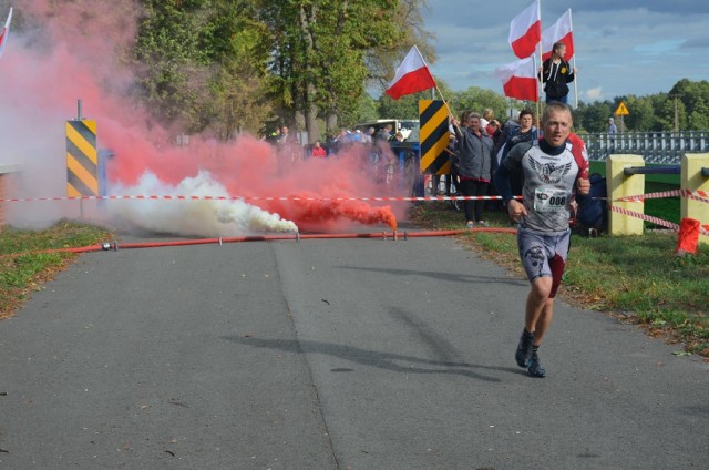 Na uczestników biegu głównego czekały niespodzianki. Po raz pierwszy przed startem przeprowadzona została rozgrzewka. Chętni mogli potrenować zumbę, zajęcia poprowadziła Izabela Cygan ze Skwierzyny. Po trudach biegu zawodnicy mogli się zregenerować dzięki bezpłatnym masażom i zabiegom wykonywanym przez Metatron.